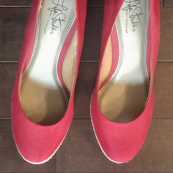 NWOT comfy espadrille wedges - Picture 4 of 6